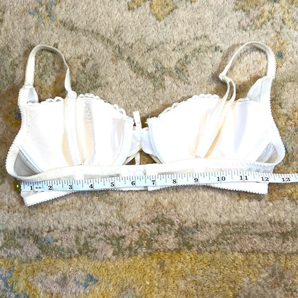 WOW,Delicate,Vintage Ivory Stunning Bra,Just Don’t Make Um Like This Anymore💖 - Picture 5 of 7